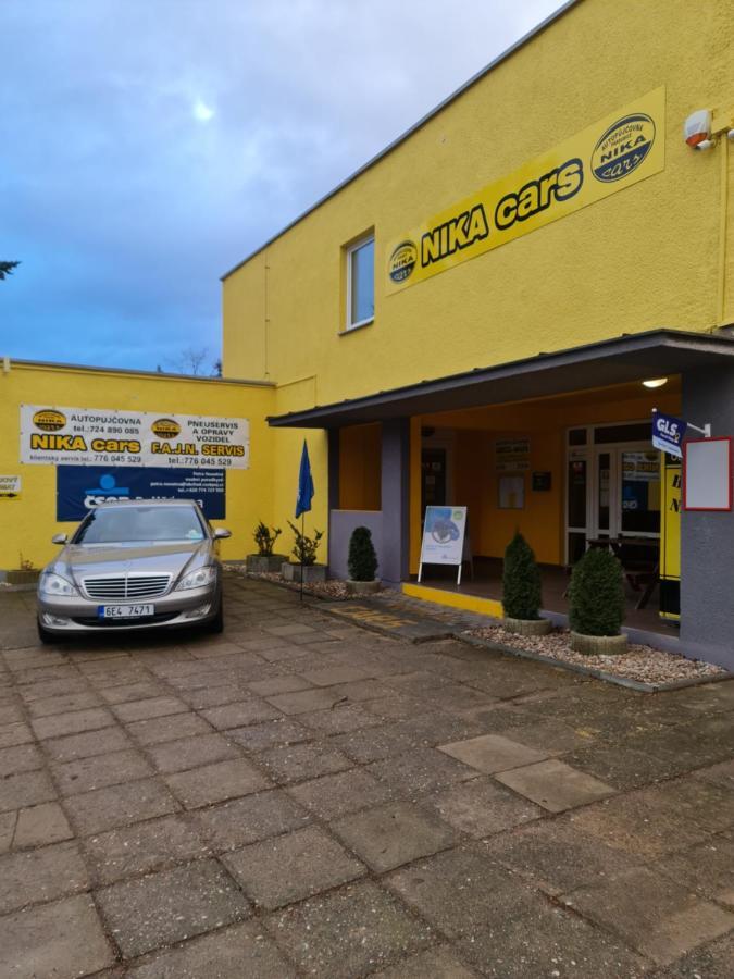 Nika Beds Hotel Pardubice Buitenkant foto