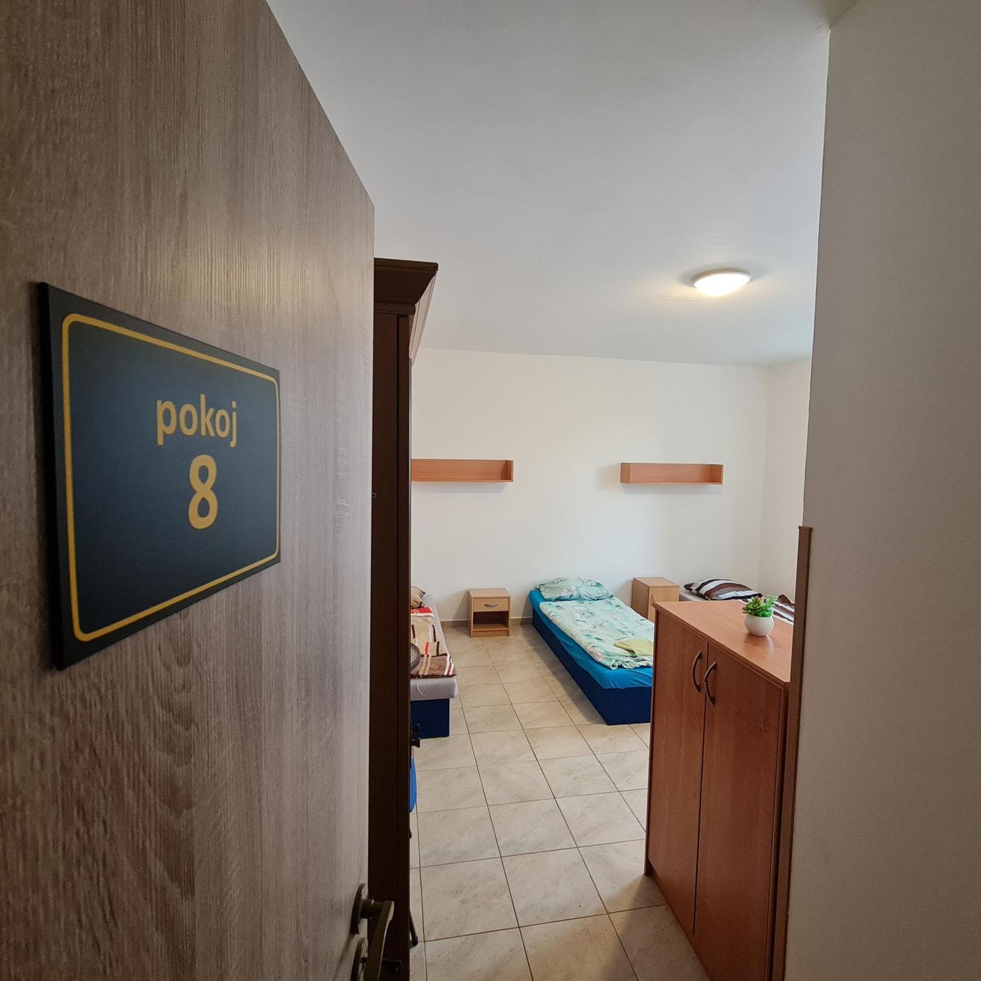 Nika Beds Hotel Pardubice Buitenkant foto